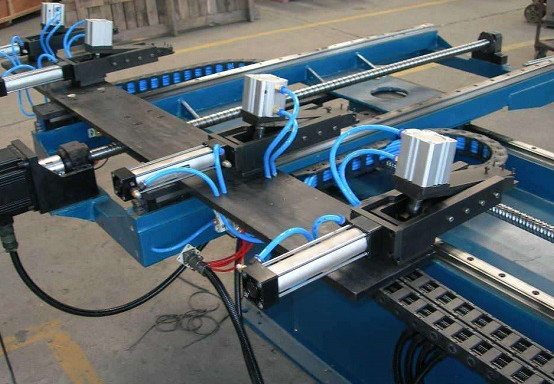 翅片冲床(chuáng),立式胀管机,卧(wò)式胀(zhàng)管机 翅片冲床,立式胀管机,卧式胀管机